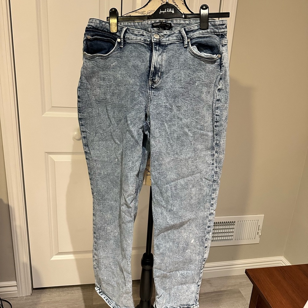 Relaxed Straight Acid Wash Blue Jeans Size 12 Simply Vera Wang